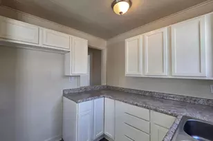 2569 Lexington Ave, Columbus, OH 43211 - Photo 3