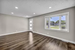 486 Basswood Rd, Columbus, OH 43207 - Photo 9