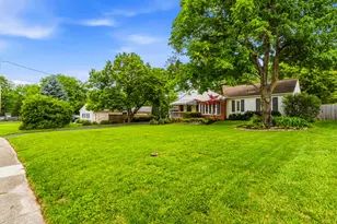 2656 Zollinger Rd, Upper Arlington, OH 43221 - Photo 3