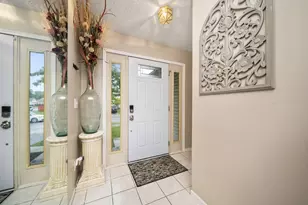 2985 Briar Ridge Rd, Columbus, OH 43232 - Photo 9