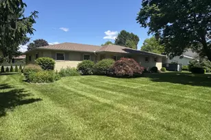 10038 Melody Ln, Pickerington, OH 43147 - Photo 3