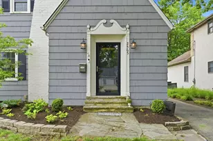 2565 Bexley Park Rd, Bexley, OH 43209 - Photo 3