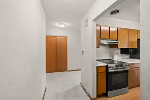 998 Norway Dr, Columbus, OH 43221 - Photo 3
