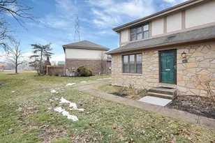 97 Stornoway Dr W, Columbus, OH 43213 - Photo 9