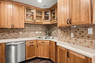 3671 Carnforth Dr, Columbus, OH 43221 - Photo 9