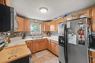 1117 Teddy Ave, Bucyrus, OH 44820 - Photo 7