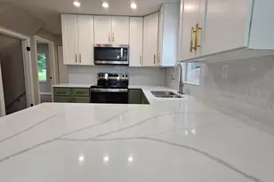 2208 Sagamore Rd, Columbus, OH 43219 - Photo 9