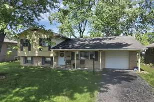 439 Foxwood Dr, Columbus, OH 43230 - Photo 3