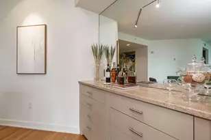 1 Miranova Pl, Columbus, OH 43215 - Photo 11