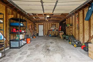 140 E Tompkins St, Columbus, OH 43202 - Photo 43