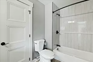 176 E Weber Rd, Columbus, OH 43202 - Photo 31