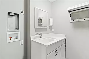 176 E Weber Rd, Columbus, OH 43202 - Photo 25