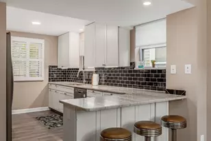 146 W N Broadway, Columbus, OH 43214 - Photo 13