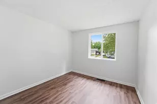 2390 Daleton Pl, Columbus, OH 43232 - Photo 21