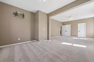 300 Waters Edge Dr, Hebron, OH 43025 - Photo 19