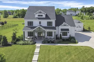 1763 Scenic Bluff Ct, Delaware, OH 43015 - Photo 3