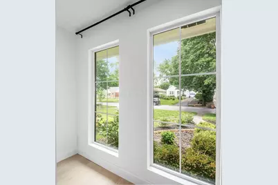 275 E Royal Forest Boulevard, Columbus, OH 43214 - Photo 25