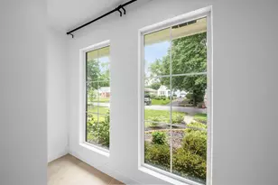 275 E Royal Forest Blvd, Columbus, OH 43214 - Photo 25