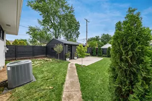 275 E Royal Forest Blvd, Columbus, OH 43214 - Photo 73