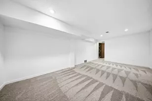 132 Saint Michelle St, Columbus, OH 43085 - Photo 41