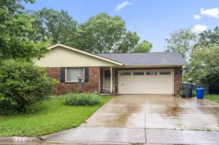 1393 Bellflower Ave, Columbus, OH 43204 - Photo 3