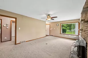 476 Clark State Rd, Columbus, OH 43230 - Photo 5