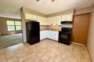 988 Kirkwood Dr, West Jefferson, OH 43162 - Photo 9
