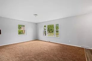 909 Hillery Rd, Columbus, OH 43229 - Photo 7