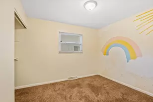 909 Hillery Rd, Columbus, OH 43229 - Photo 19