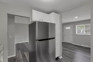 2758 Beulah Rd, Columbus, OH 43211 - Photo 15