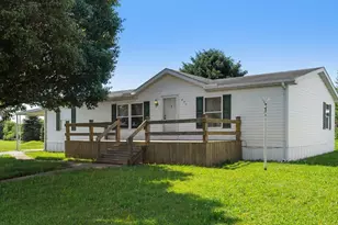 231 Spruce Ridge Dr, Ashville, OH 43103 - Photo 1