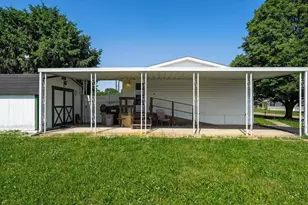 231 Spruce Ridge Dr, Ashville, OH 43103 - Photo 37