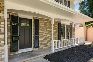 1235 Kildale Square S, Columbus, OH 43229 - Photo 3