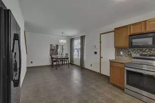 5724 Galveston Dr, Columbus, OH 43228 - Photo 11