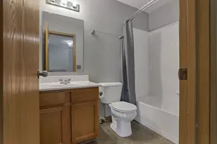 5724 Galveston Dr, Columbus, OH 43228 - Photo 25