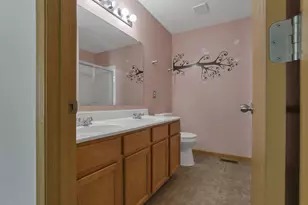 5724 Galveston Dr, Columbus, OH 43228 - Photo 19