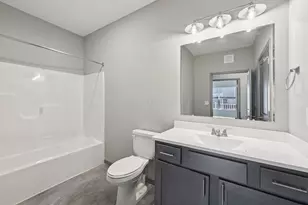 1812 Bourbon St, Ashville, OH 43103 - Photo 5