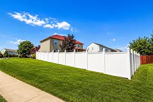 306 Schall Pl, Commercial Point, OH 43116 - Photo 3