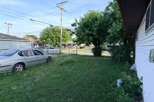 4996 Palmetto St, Columbus, OH 43228 - Photo 7