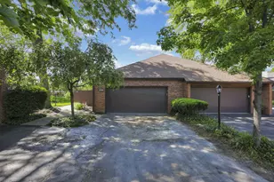 2160 Coach Rd N, Columbus, OH 43220 - Photo 5