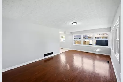 1189 Simpson Drive, Columbus, OH 43227 - Photo 5