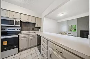 400 Fenway Rd, Columbus, OH 43214 - Photo 13