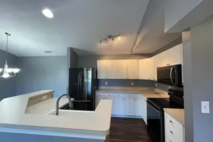 2001 Berrancher Dr, Columbus, OH 43228 - Photo 9