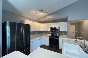 2001 Berrancher Dr, Columbus, OH 43228 - Photo 15