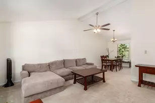 3671 Dinsmore Castle Dr, Columbus, OH 43221 - Photo 9