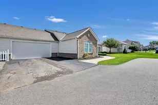 205 Cumberland Meadows Circle, Hebron, OH 43025 - Photo 3