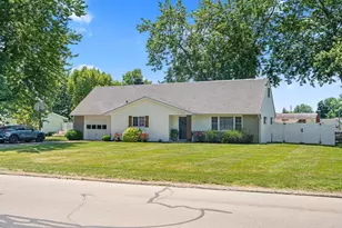 585 Edgewood Dr, Circleville, OH 43113 - Photo 5