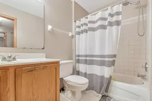 3150 Berkley Pointe Dr, Columbus, OH 43230 - Photo 13