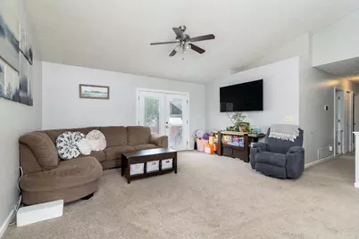 889 Lancia Lane, Galloway, OH 43119 - Photo 5