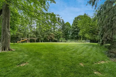 7945 Riverside Drive, Powell, OH 43065 - Photo 9